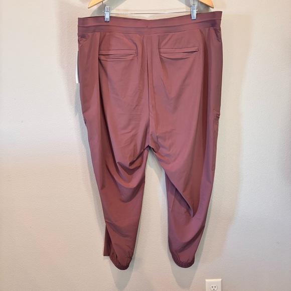 NWT Athleta Venture Pants in Hero(Mauve), size 22, Athleisure Activewear Comfy - Picture 6 of 14